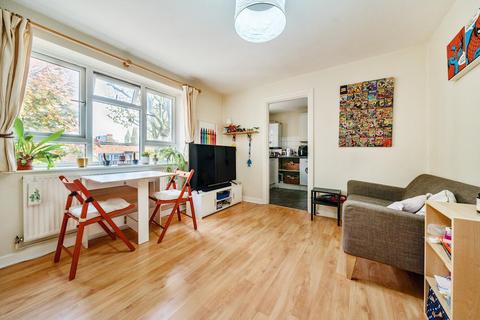 1 bedroom flat for sale, Geraldine Road, Wandsworth