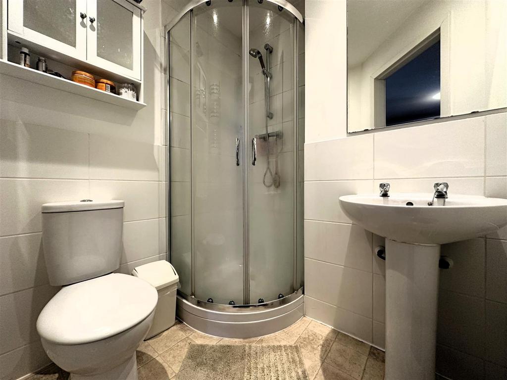 En Suite Shower Room.jpg