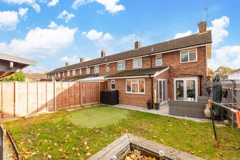 3 bedroom end of terrace house for sale, Fitchet Close, Crawley RH11