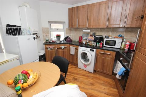 2 bedroom flat for sale, Montague Street, Rushden NN10