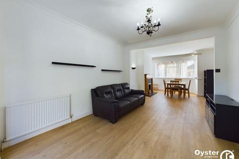 3 bedroom semi-detached house to rent, Cheyneys Avenue, Edgware, HA8