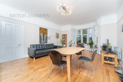 3 bedroom apartment for sale, Eaton Court, Eaton Rise, Ealing, W5