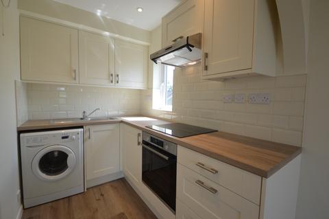 Studio to rent, Saxon Close, Surbiton