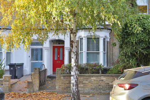 2 bedroom flat to rent, Lorne Road, Stroud Green