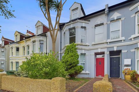 3 bedroom flat for sale, Westbourne Gardens, Hove, BN3 5PQ