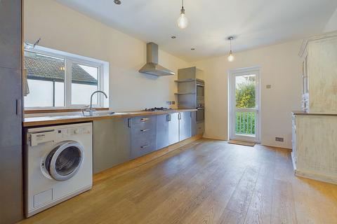 3 bedroom flat for sale, Westbourne Gardens, Hove, BN3 5PQ