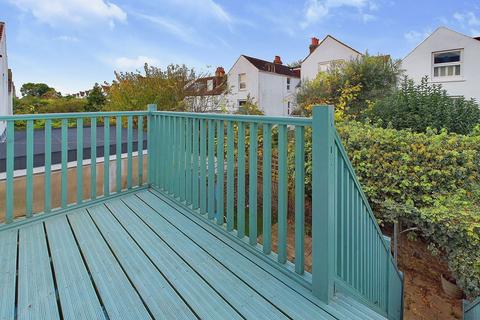 3 bedroom flat for sale, Westbourne Gardens, Hove, BN3 5PQ