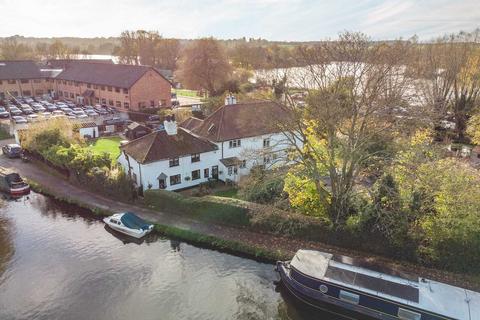 3, Fishery Cottages Coppermill Lane, Harefield, Uxbridge, UB9 6HZ