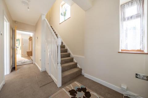 4 bedroom semi-detached house to rent, High Wycombe,  Buckinghamshire,  HP11