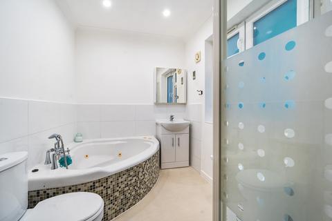 3 bedroom terraced house for sale, Kingsbury Road, London NW9