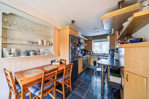 3 bedroom terraced house for sale, Kingsbury Road, London NW9