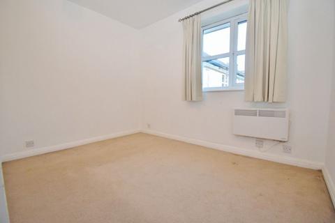 1 bedroom flat for sale, Tanworth Gardens, Pinner, HA5 3TH