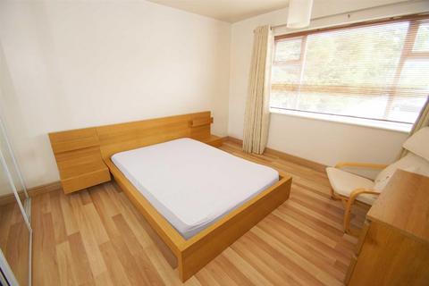 2 bedroom flat to rent, Slaid Hill Court, Alwoodley, Leeds