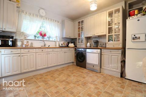 3 bedroom detached house for sale, Bagshot Road, BRACKNELL