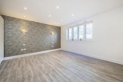 1 bedroom flat for sale, Finchley Road, London, NW11