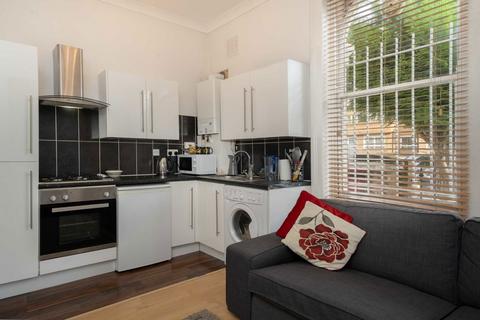 1 bedroom flat to rent, Cedarne Road, Fulham SW6