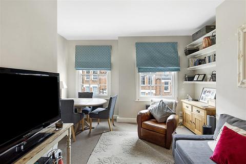 2 bedroom flat to rent, Theatre Street, SW11