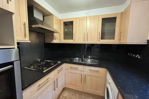 2 bedroom flat to rent, Horseshoe Close, London,