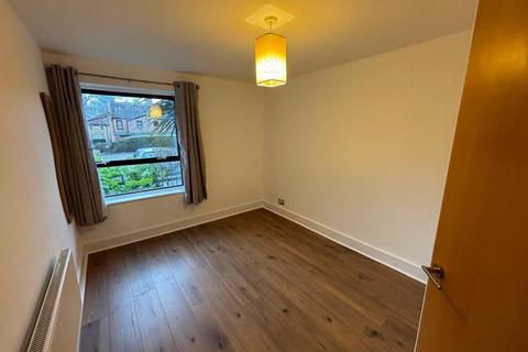 2 bedroom flat to rent, Horseshoe Close, London,