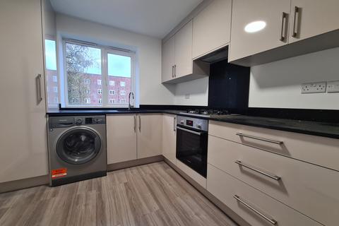 2 bedroom flat to rent, Friern Barnet Lane, London, N20