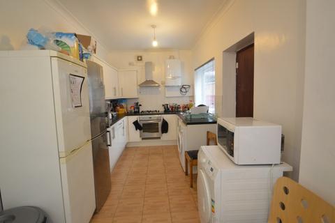 5 bedroom terraced house to rent, Standish Road, Manchester M14