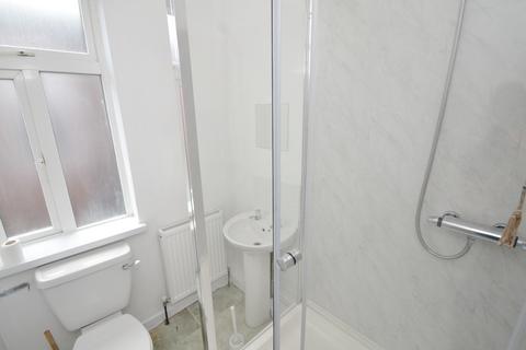 5 bedroom terraced house to rent, Standish Road, Manchester M14