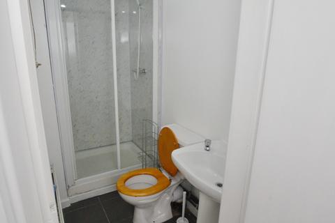 5 bedroom terraced house to rent, Standish Road, Manchester M14