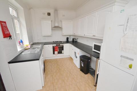 6 bedroom terraced house to rent, Standish Road, Manchester M14