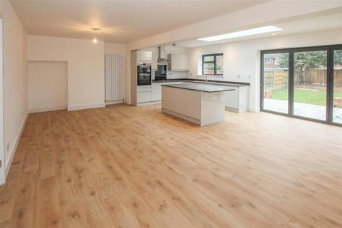 3 bedroom terraced house for sale, Stocks Lane, Kelvedon Hatch, Brentwood