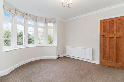 3 bedroom detached house to rent, Trowley Rise, Abbots Langley, WD5