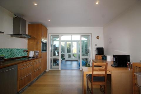 3 bedroom detached house for sale, Calvert Road, High Barnet EN5