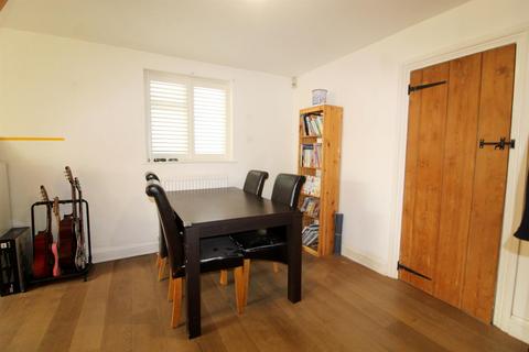 3 bedroom detached house for sale, Calvert Road, High Barnet EN5