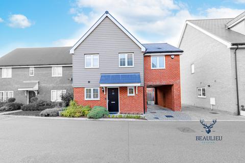 4 bedroom detached house for sale, Wright Crescent, Chelmsford CM1