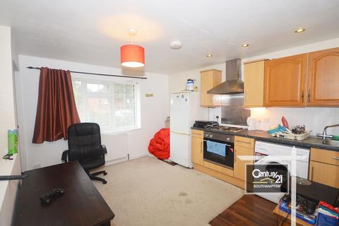 2 bedroom flat to rent, Portsmouth Road, SOUTHAMPTON SO19