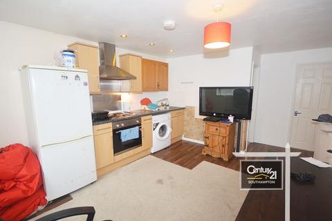 2 bedroom flat to rent, Portsmouth Road, SOUTHAMPTON SO19