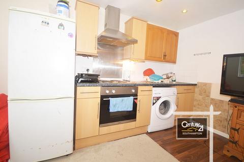 2 bedroom flat to rent, Portsmouth Road, SOUTHAMPTON SO19