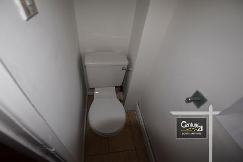 2 bedroom flat to rent, Portsmouth Road, SOUTHAMPTON SO19