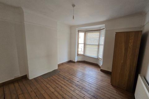 2 bedroom terraced house to rent, Barclay Street, Leicester