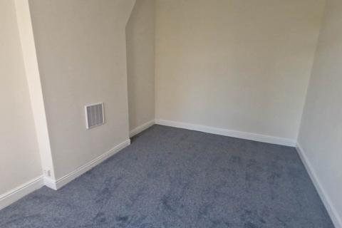 2 bedroom terraced house to rent, Coalshaw Green Road, Oldham