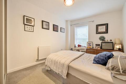 2 bedroom flat for sale, Wokingham,  Berkshire,  RG45