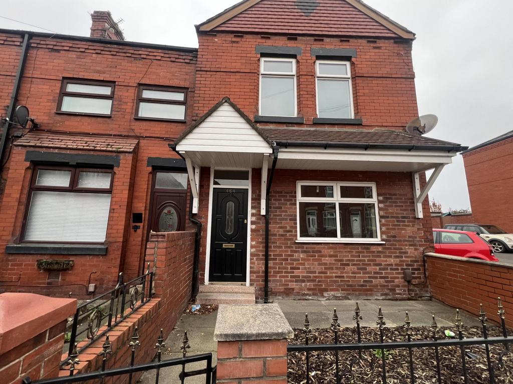 Warrington Road, Abram, Wigan, WN2 4 bed end of terrace house - £1,000 ...
