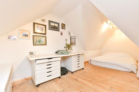 142 Addison Road, Caterham, CR3 5LY