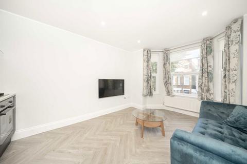 2 bedroom flat to rent, Thorney Hedge Road, London W4