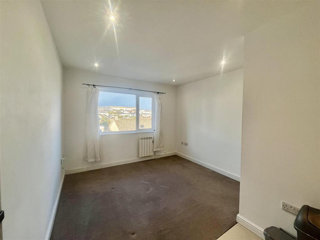 Open plan lounge / kitchen