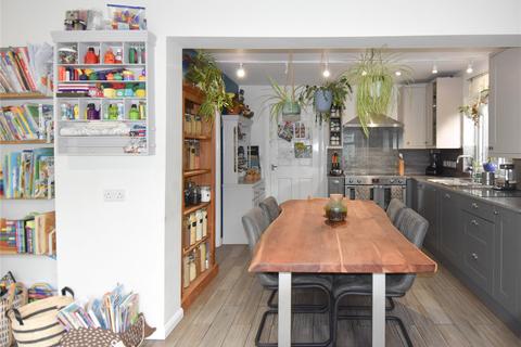 19 Avebury Grove, Birmingham, B30 2UL