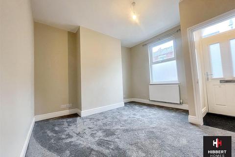 3 bedroom terraced house to rent, Churchill Street, Stockport SK4