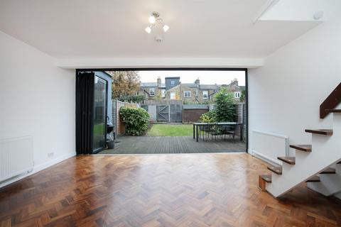 24 Caulfield Road, London, SE15 2DE