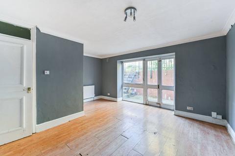 Studio for sale, Lyndhurst Court, South Norwood, London, SE25