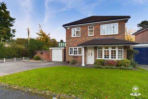 4 bedroom detached house for sale, Wykeham Drive, Basingstoke, Hampshire, RG23