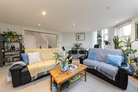 3 bedroom apartment for sale, St James Court, Orville Road, SW11